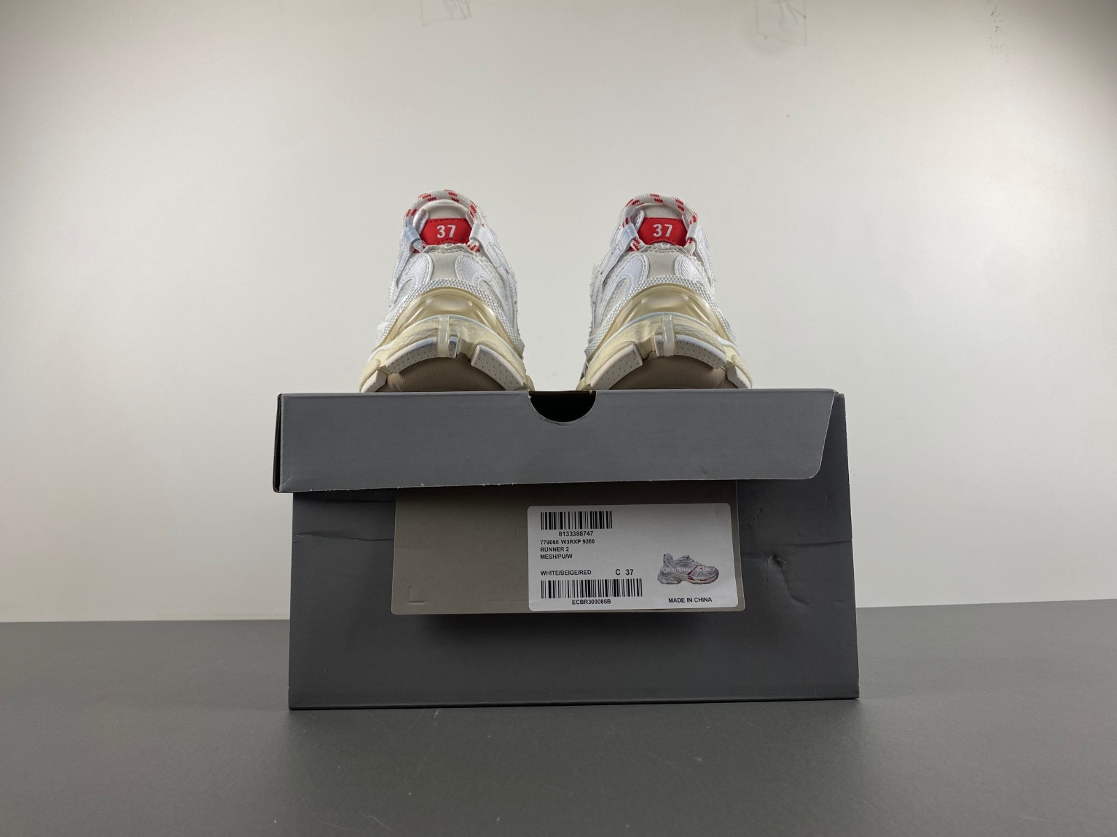 Ba*len*cia*ga runner sneaker