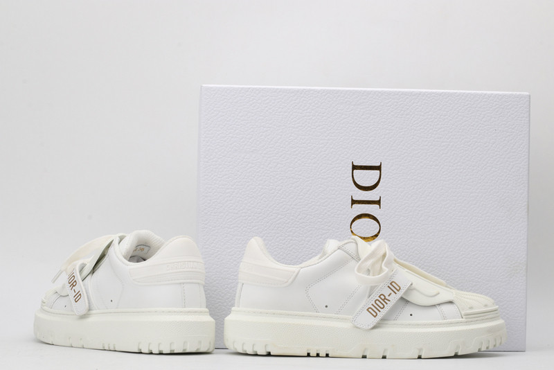 dio* sneaker