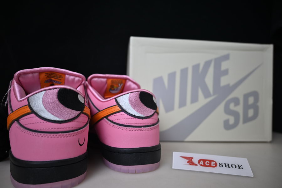 the powerpuff girls x nike sb dunk low “blossom” fd2631-600