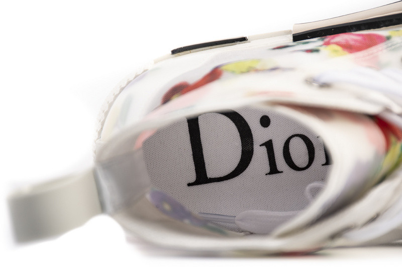 dio* b23 oblique high top sneakers t00853-1064