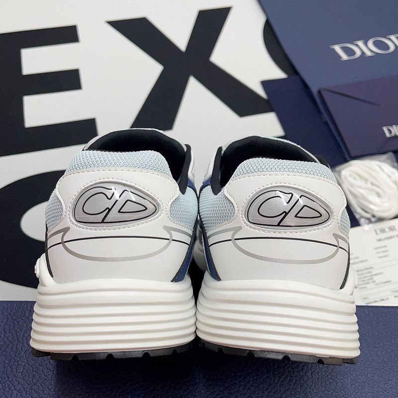 dio* sneaker