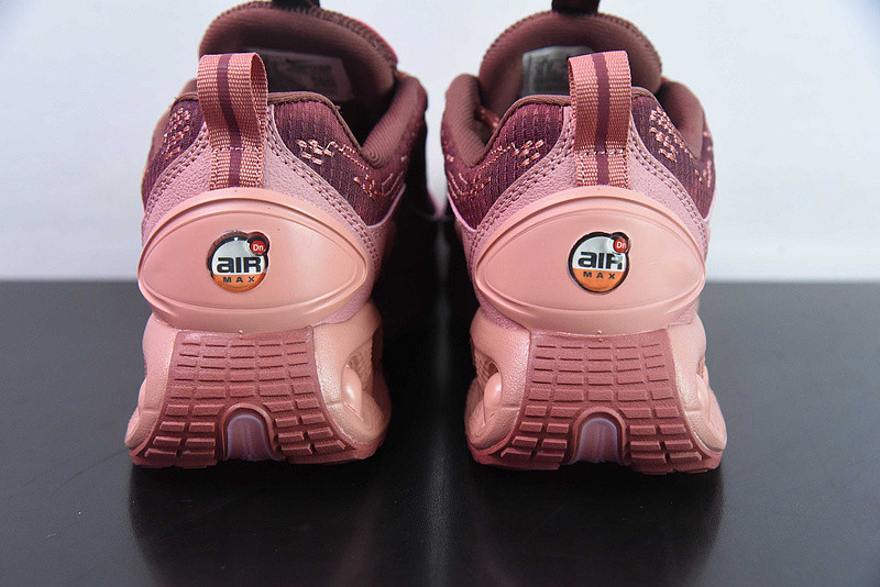 size? x Nike Air Max Dn "Canyon Rust" HQ0912-600