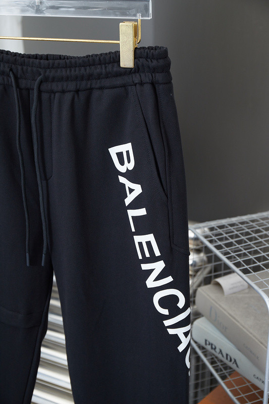 Ba*len*cia*ga clothes