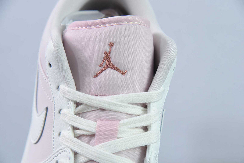 Air Jordan 1 Low SE "Soft Pink" IH0823-611