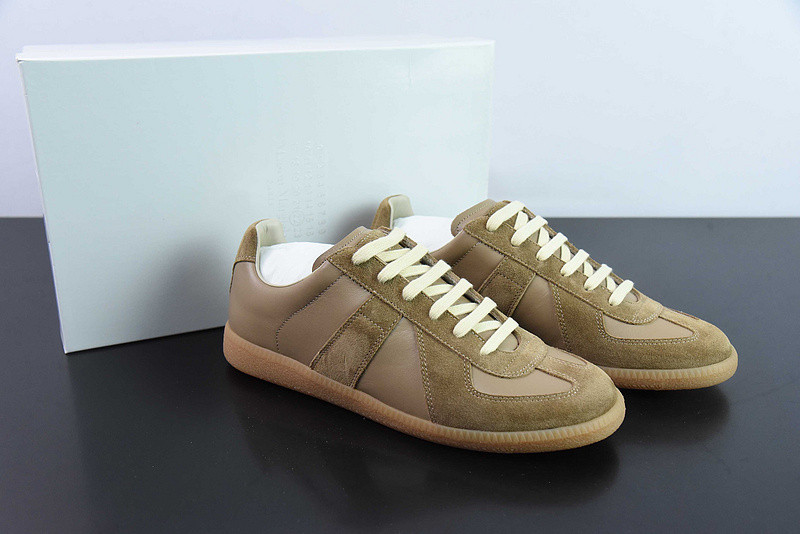 ma*s*n Ma*i*la sneaker