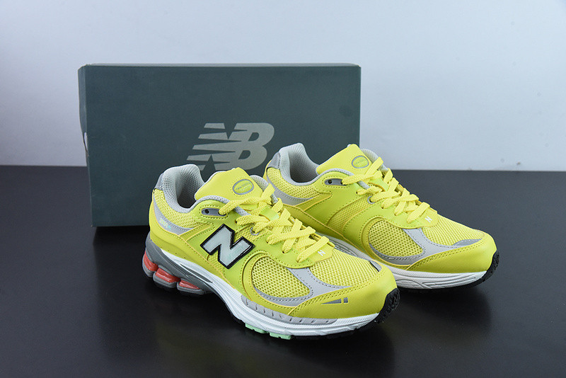 new balance sneaker